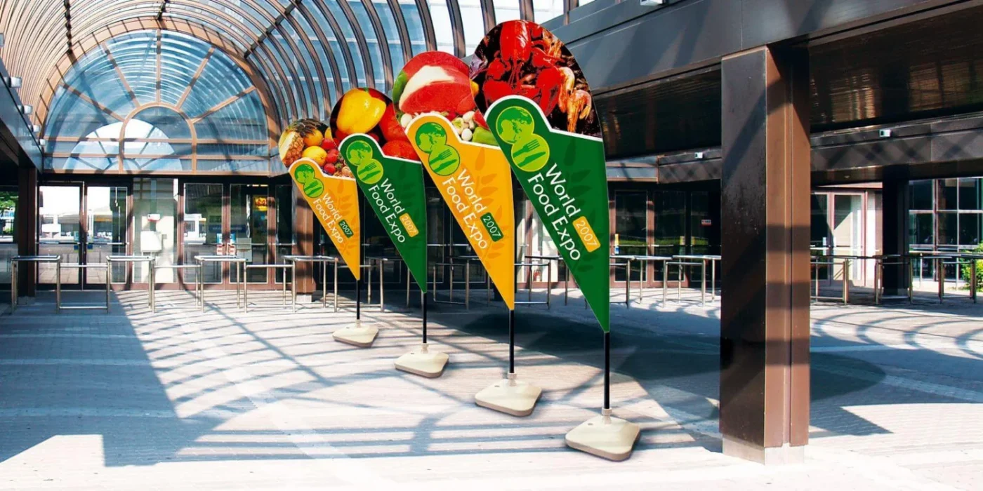 exhibition teardrop flags dubai