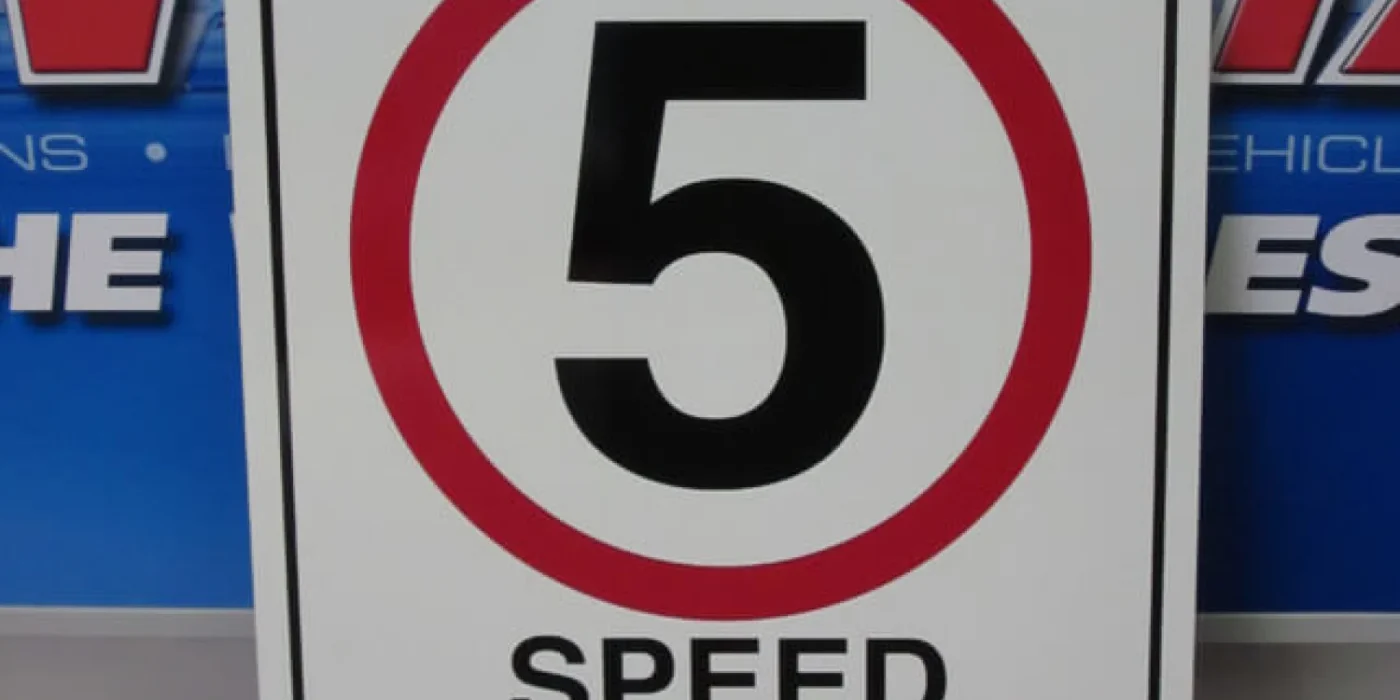 premium road signs manufacturing uae