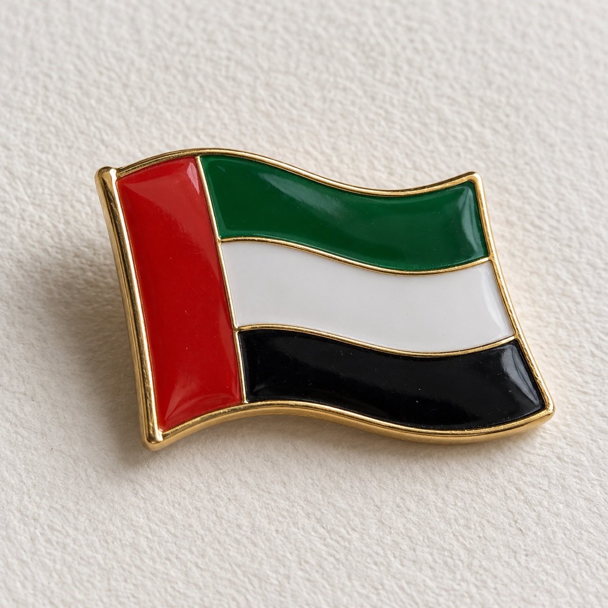 دبوس علم الإمارات للبيع في دبي